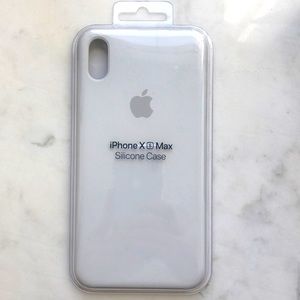 White Apple XS Max silicone phone case.